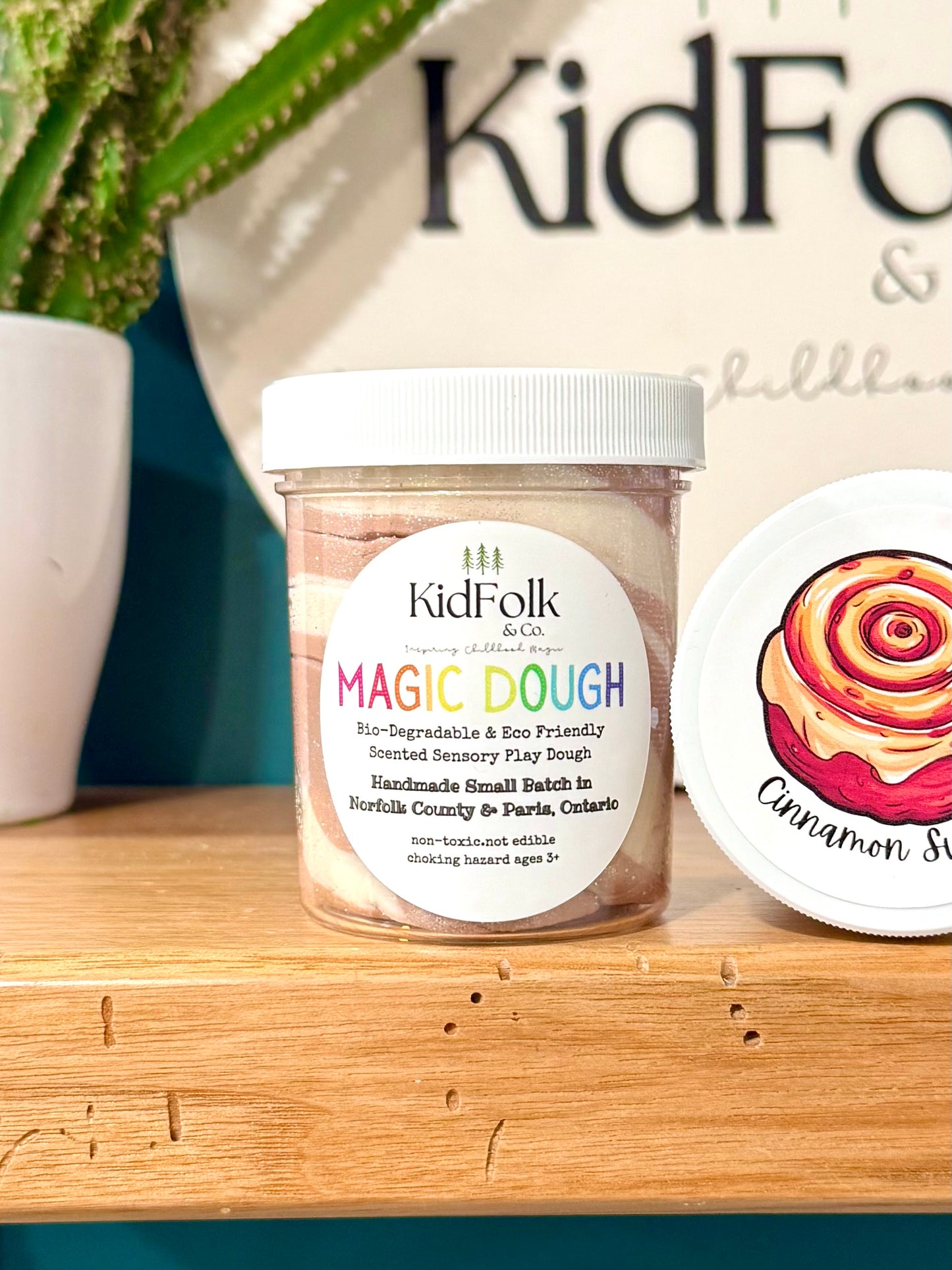 Magic Dough-Cinnamon Swirl