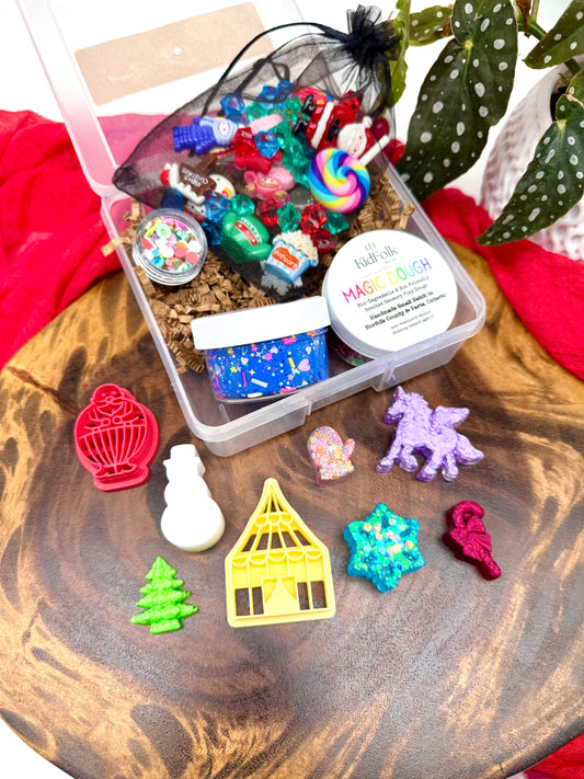 Holiday Carnival On-The-Go Magic Dough Play Kit