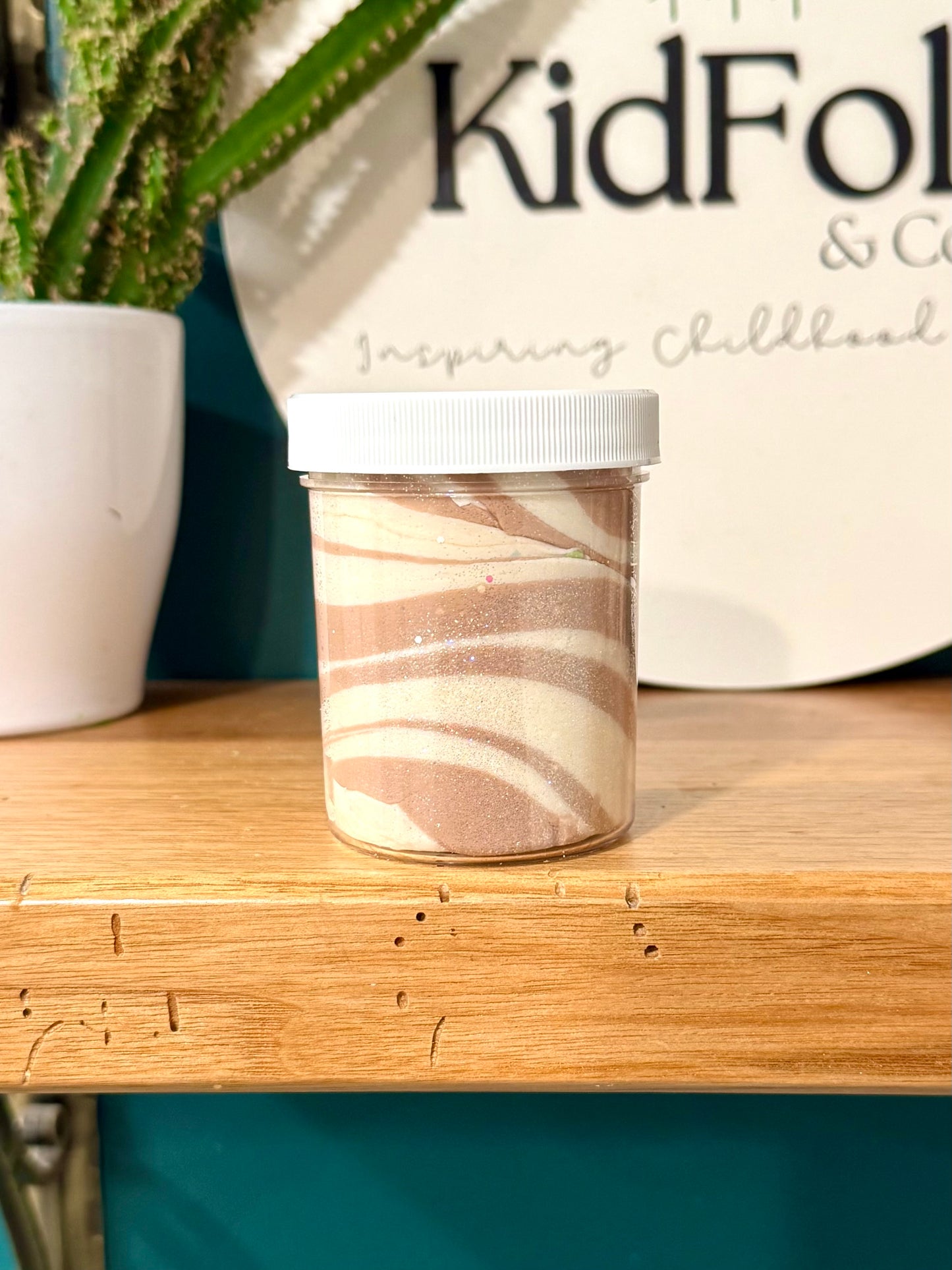 Magic Dough-Cinnamon Swirl