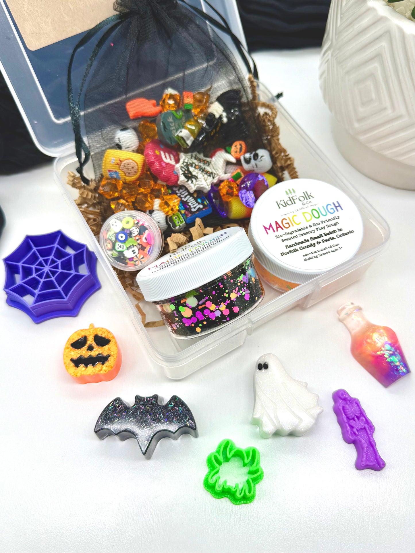 Trick-or-Treat On-The-Go Magic Dough Play Kits
