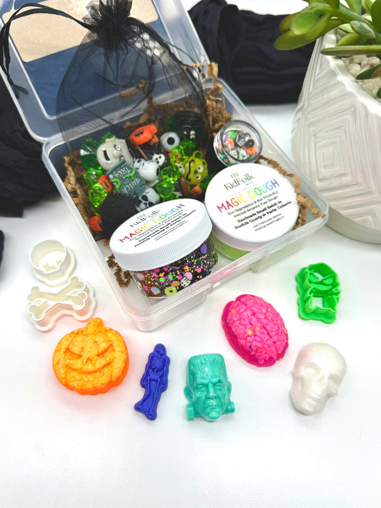 Monster Mash On-The-Go Magic Dough Play Kits