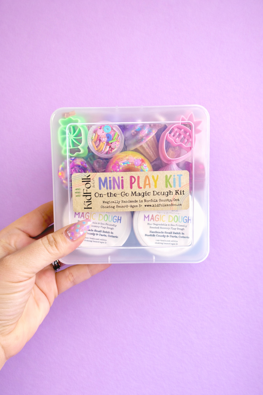 Sweet Tooth On-The-Go Magic Dough Play Kit
